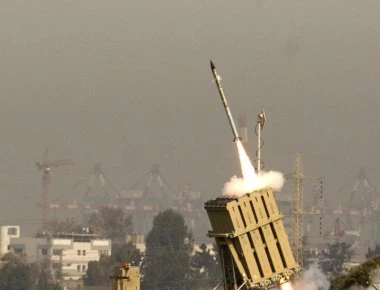 Μαζικές εκτοξεύσεις από το Iron Dome κατά ρουκετών που εκτοξεύτηκαν από τη Γάζα (βίντεο)